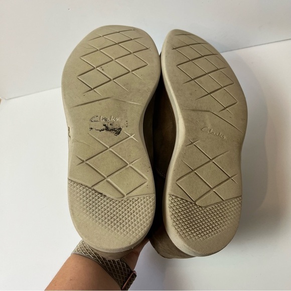 Clarks Brown Slip On Loafers 10.5 - Picture 9 of 9